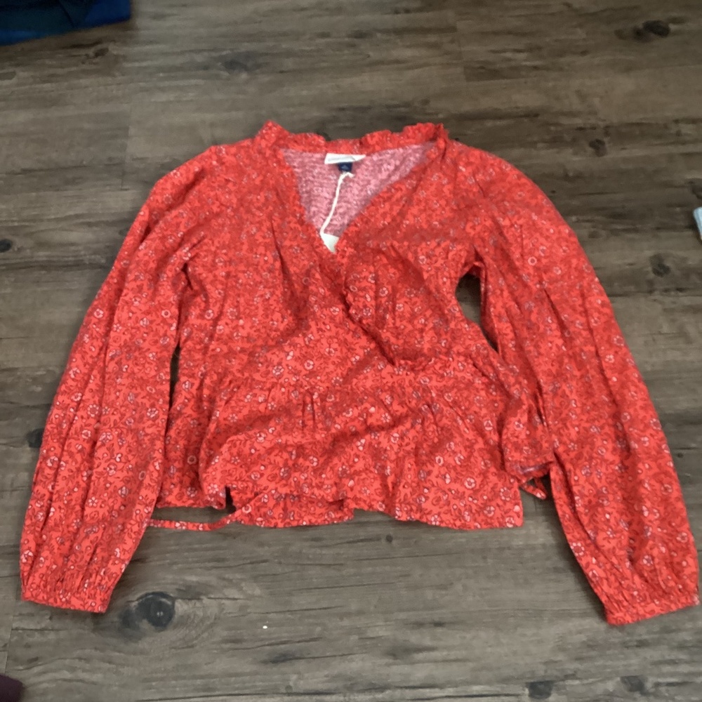 Universal Thread Wrap Shirt